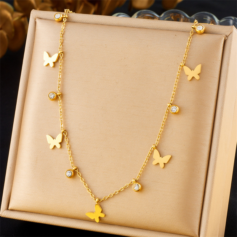 Colar Borboleta CZ com Franjas - Butterfly Clasp Deployant avaliação e preço